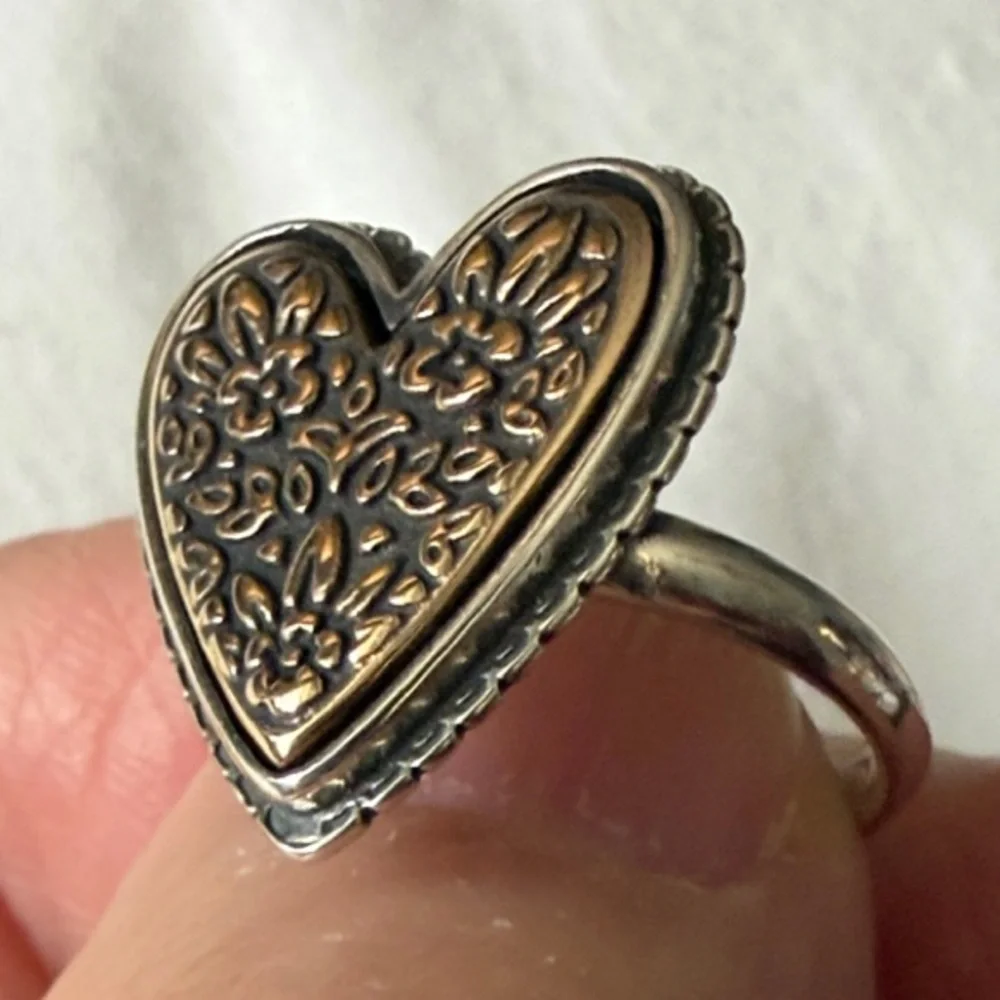 James Avery Retired Sterling Silver and Bronze Heirloom Heart Ring - Picture 7 of 8